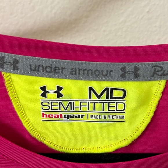 Pink Under Armour Run T-shirt - Picture 4 of 4